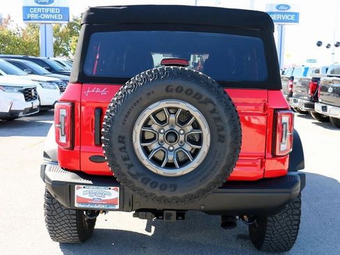 Used 2022 Ford Bronco Badlands image 6