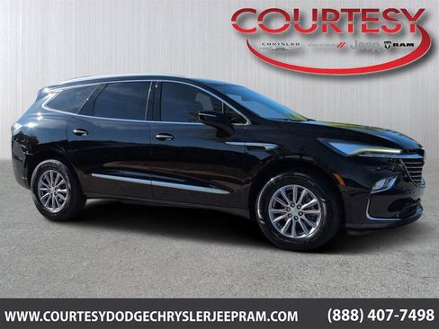 Used 2022 Buick Enclave Essence FWD image 1