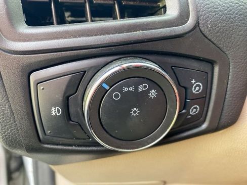 Used 2012 Ford Focus SEL image 18