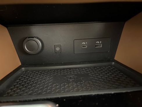Used 2025 Nissan Pathfinder Platinum w/ Black Appearance Package FWD image 29