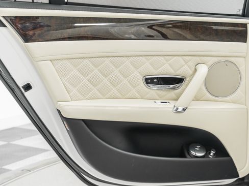 Used 2017 Bentley Flying Spur W12 AWD/4WD image 40