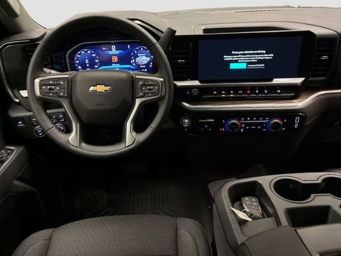 New 2026 Chevrolet Silverado 1500 LT w/ Z71 Off-Road Package image 13