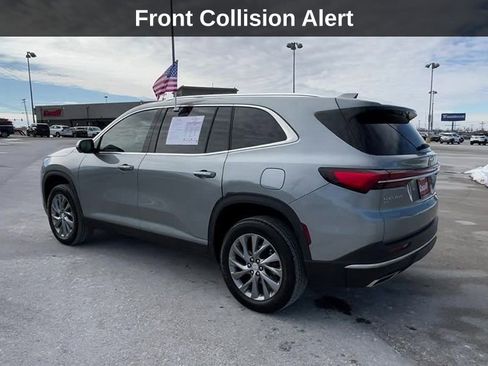 Used 2025 Buick Enclave Preferred image 2