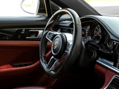 Used 2018 Porsche Panamera 4S image 18