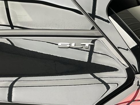 Certified 2024 GMC Terrain SLT image 32