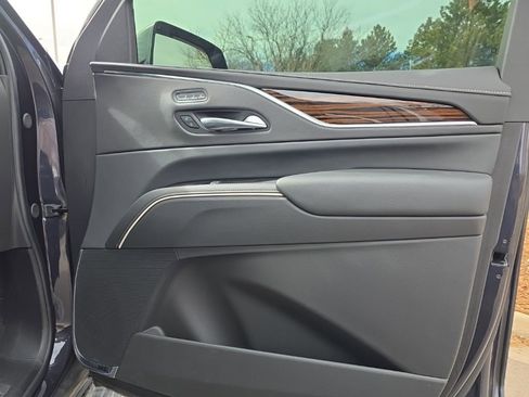 Used 2024 Cadillac Escalade Premium Luxury w/ Performance Package AWD/4WD image 24