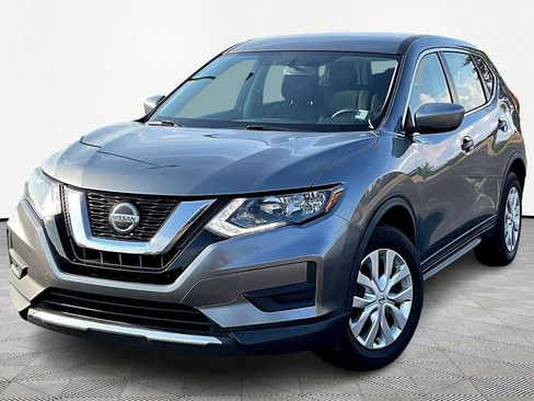 Used 2018 Nissan Rogue S image 2