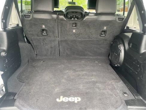 Used 2019 Jeep Wrangler Unlimited Rubicon AWD/4WD image 12