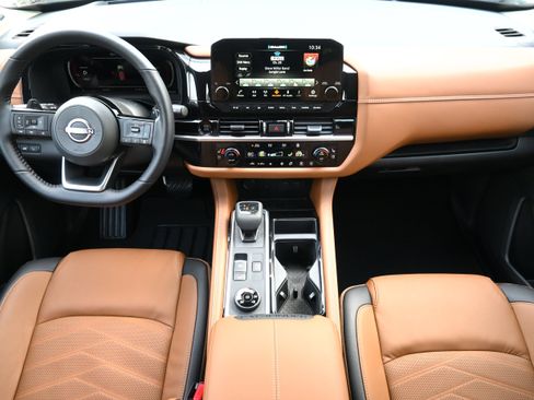 New 2025 Nissan Pathfinder Platinum w/ Cargo Package image 19