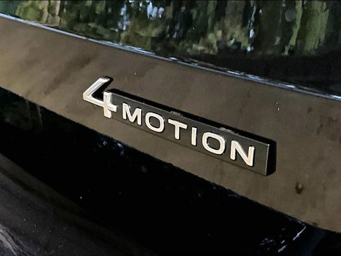 New 2026 Volkswagen Taos SEL image 32