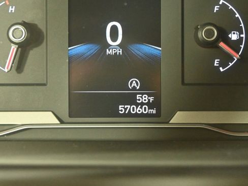 Used 2022 Hyundai Tucson SE image 25