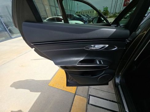 Used 2025 Genesis GV70 2.5T AWD/4WD image 20