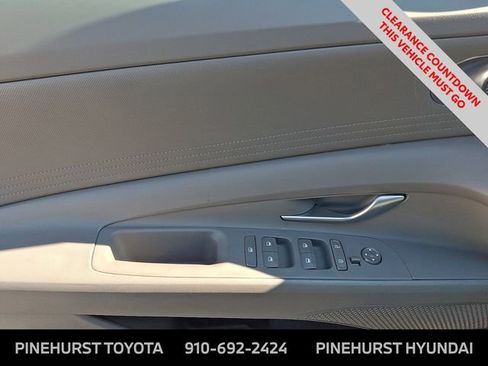 Used 2024 Hyundai Elantra SEL image 11