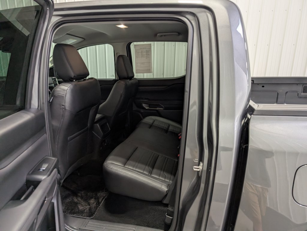 Used 2025 Ford Ranger Lariat w/ FX4 Off-Road Package AWD/4WD image 10
