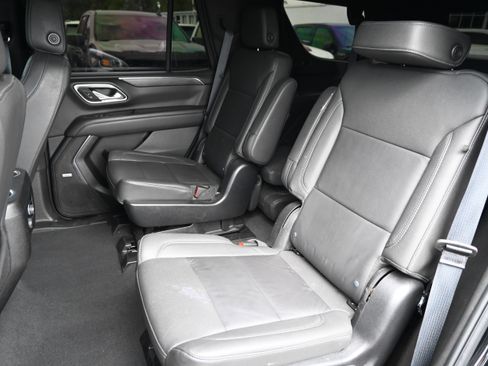 Used 2024 Chevrolet Tahoe Z71 w/ Luxury Package AWD/4WD image 34