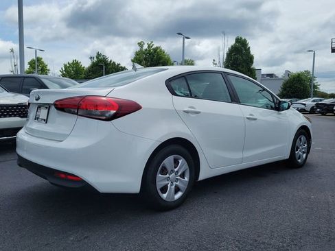 Used 2017 Kia Forte LX FWD image 4