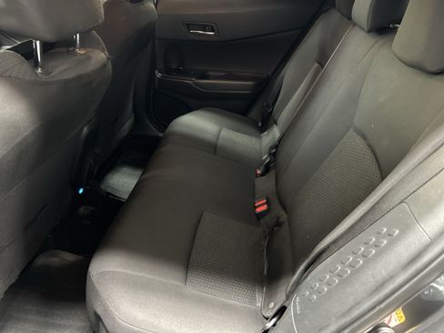 Used 2019 Toyota C-HR LE FWD image 8