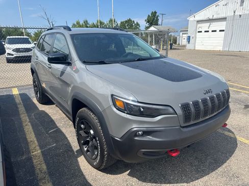 Used 2022 Jeep Cherokee Trailhawk w/ Sound & Nav Group AWD/4WD image 24