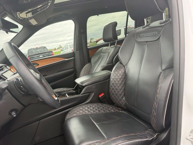 Used 2023 Jeep Grand Cherokee L Summit AWD/4WD image 13