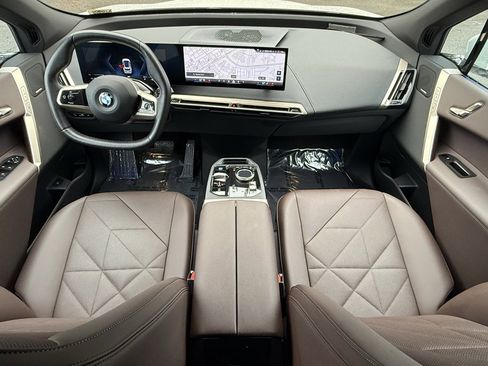 Used 2026 BMW iX xDrive45 image 31