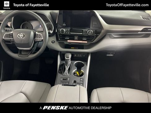 Certified 2026 Toyota Highlander XLE AWD/4WD image 21