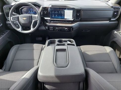 Used 2025 Chevrolet Silverado 1500 LT AWD/4WD image 3