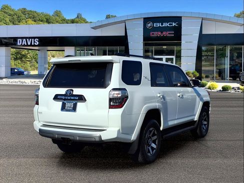 Used 2023 Toyota 4Runner TRD Off-Road Premium image 4