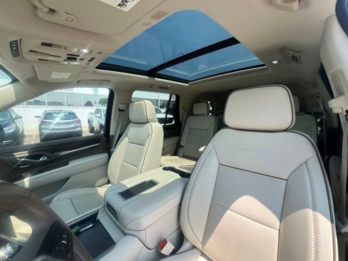 Used 2021 GMC Yukon Denali w/ Advanced Technology Package AWD/4WD image 22