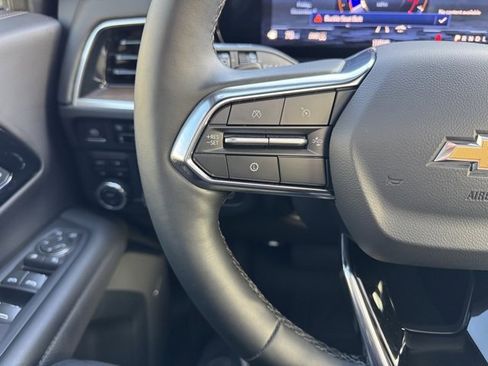 Used 2025 Chevrolet Suburban High Country image 25