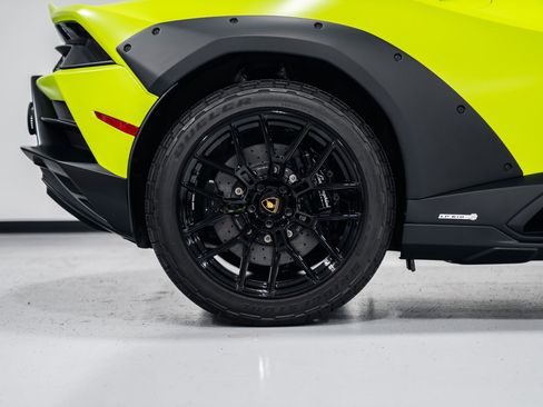 Used 2024 Lamborghini Huracan Sterrato AWD/4WD image 42