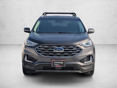 Used 2020 Ford Edge Titanium image 2