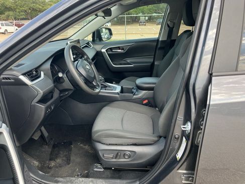 Used 2025 Toyota RAV4 XLE FWD image 7