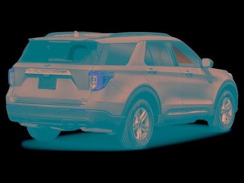 Used 2022 Ford Explorer XLT w/ Equipment Group 202A image 13