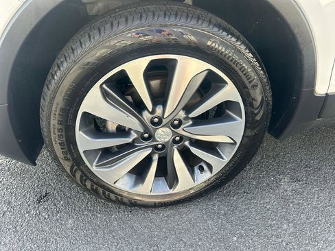 Used 2022 Buick Encore Preferred image 9