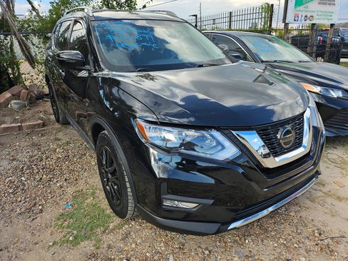 Used 2020 Nissan Rogue SV FWD image 3