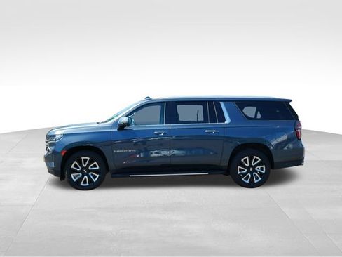 Used 2021 Chevrolet Suburban Premier w/ Premium Package AWD/4WD image 4