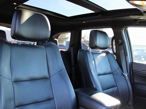 Used 2021 Jeep Grand Cherokee Limited w/ Luxury Group II image 19