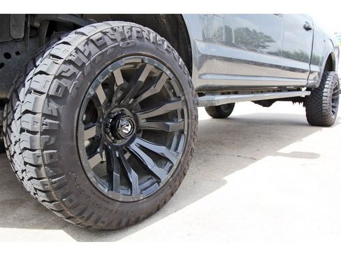Used 2018 Ford F150 XLT w/ Equipment Group 302A Luxury AWD/4WD image 8