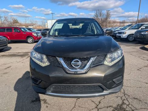 Used 2016 Nissan Rogue S image 2