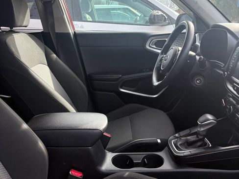 Used 2020 Kia Soul LX image 13