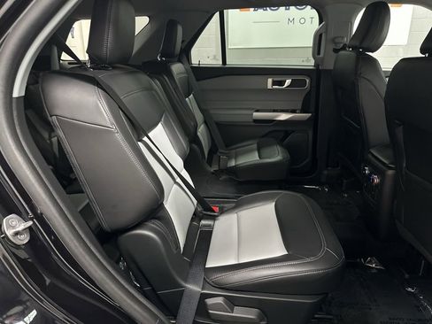 Used 2023 Ford Explorer XLT w/ Equipment Group 202A AWD/4WD image 21