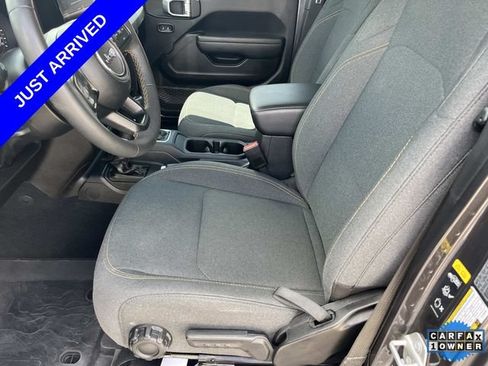 Used 2024 Jeep Gladiator Sport AWD/4WD image 26