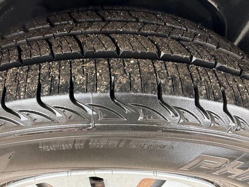 Used 2012 Kia Sedona LX image 11