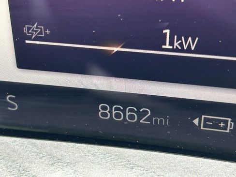 Used 2025 Cadillac Escalade IQ Luxury 2 w/ LPO, Premium Carpet Package image 27