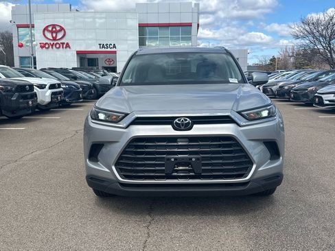 Used 2026 Toyota Grand Highlander XLE image 2