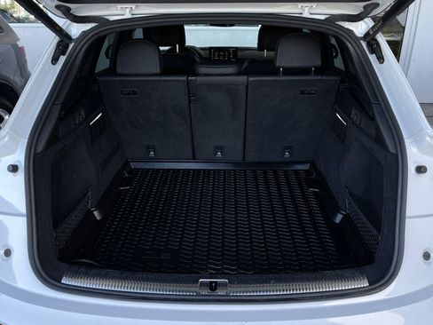 Used 2022 Audi SQ5 Premium w/ Convenience Package image 31