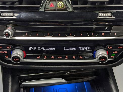 Used 2023 BMW 530e xDrive image 41