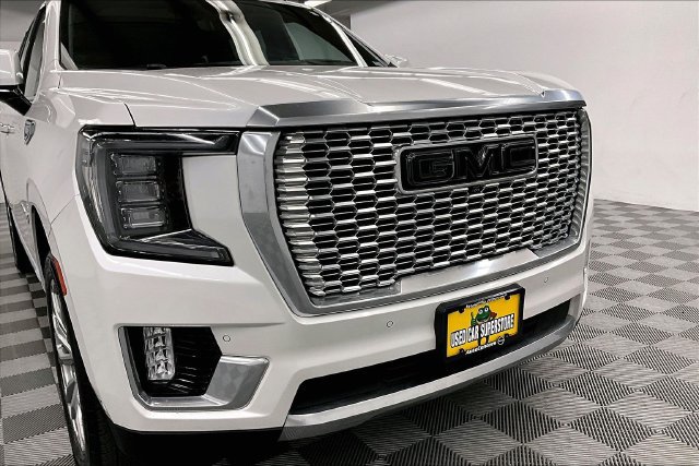 Used 2023 GMC Yukon XL Denali w/ Advanced Technology Package AWD/4WD image 36