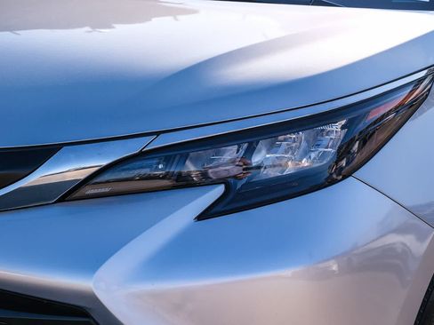 Certified 2024 Toyota Sienna XLE FWD image 12
