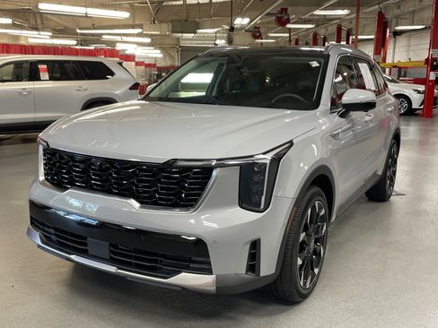 Used 2025 Kia Sorento SX FWD image 5